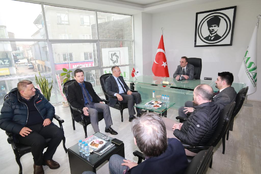 Adapazarı Belediye Başkanı Mutlu  Işıksu, SASİAD'a projelerini anlattı. 
