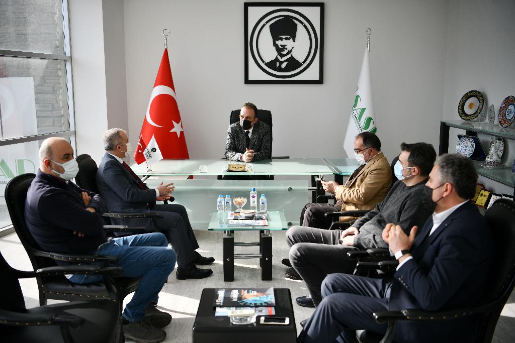 SAÜ Rektörü Savaşan SASİAD'ı ziyaret etti.